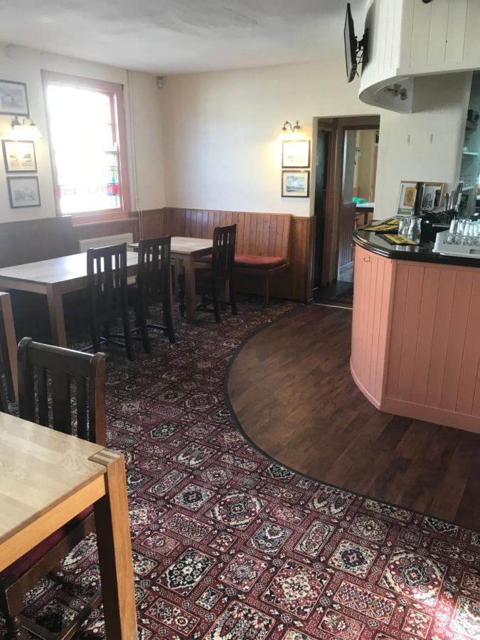 Dolphin Hotel Public House 韦茅斯 外观 照片